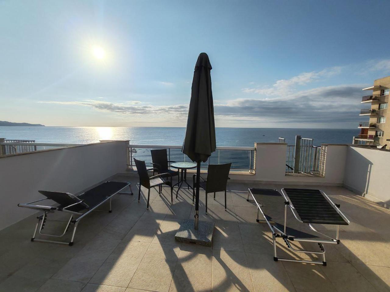 Seafront Apartment In 布拉内斯 外观 照片