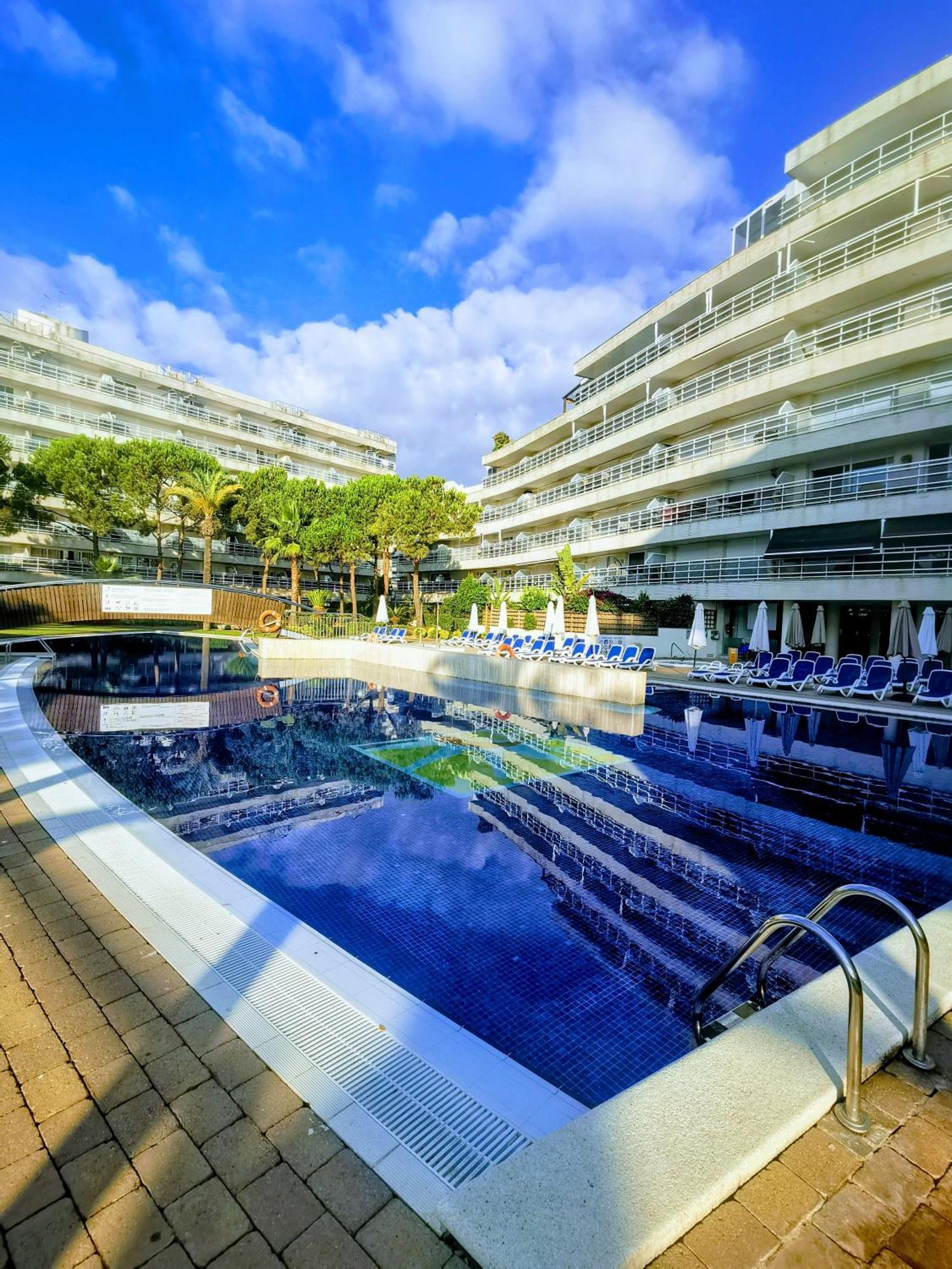 Seafront Apartment In 布拉内斯 外观 照片